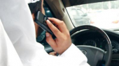 مخالفة استخدام الجوال اثناء القيادة في الكويت